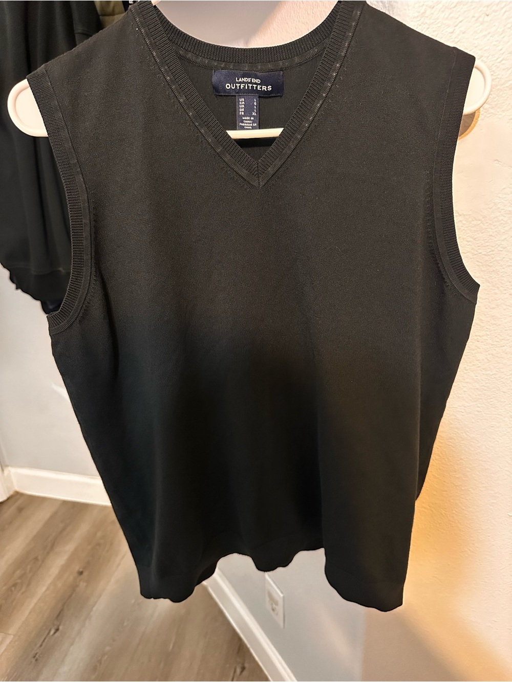 Lands' End Black V-Neck Sleeveless Knit Tank
